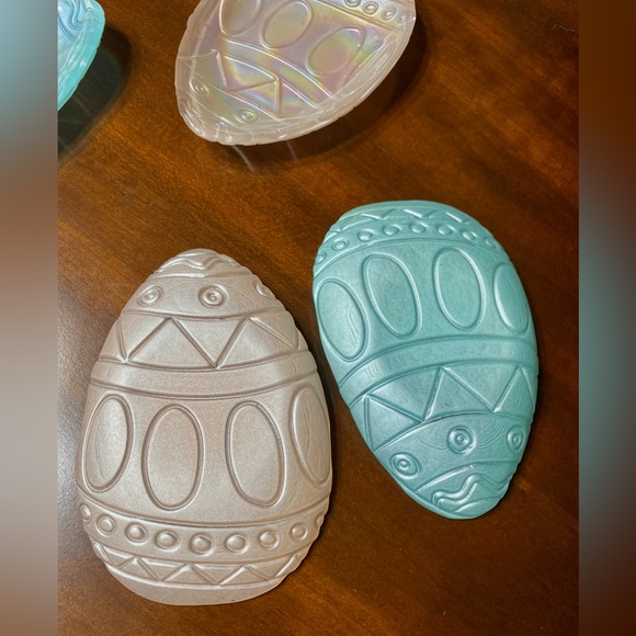 Set of 4 Plates Easter Egg Plates Akcam Hand Made in Turkey Green and Pink - Picture 6 of 12